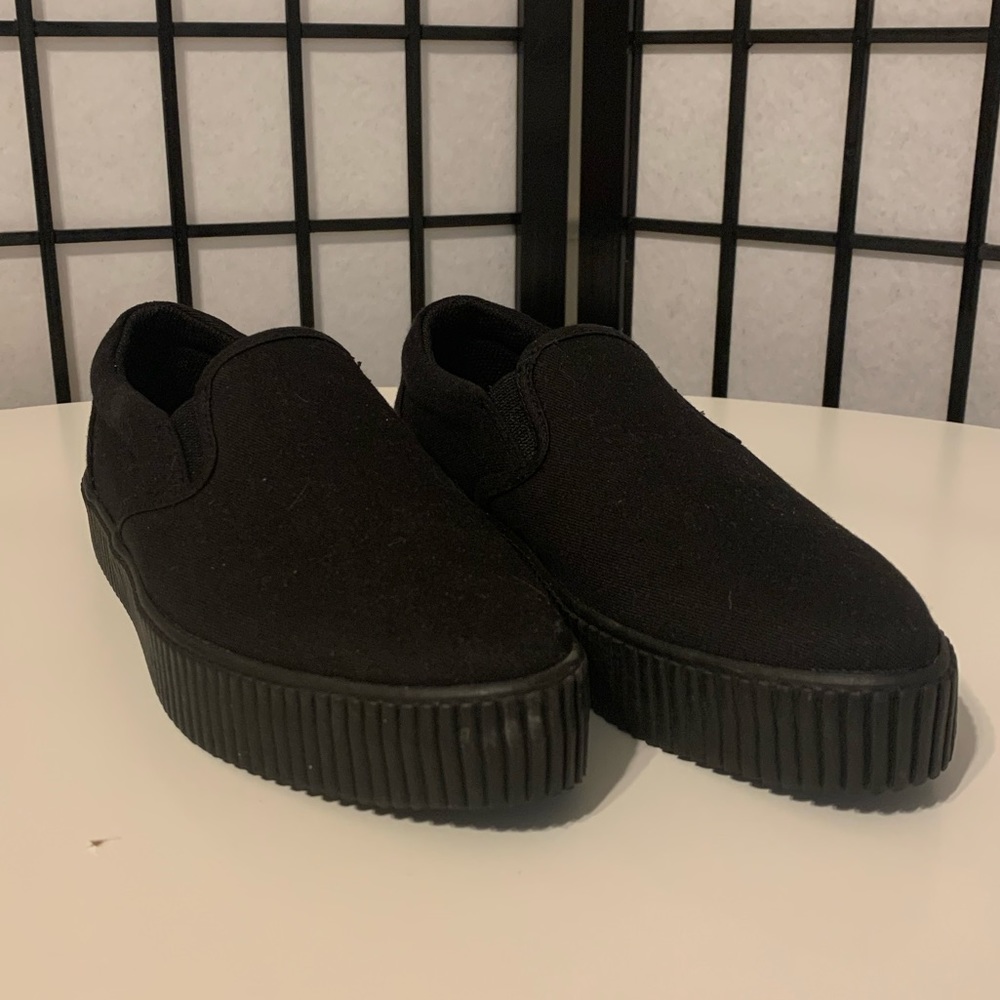 TUK Brand Canvas sneaker - slip on